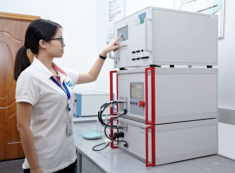 SIde by Side Comparison of EMC Transient Generators from Haefely and Teseq